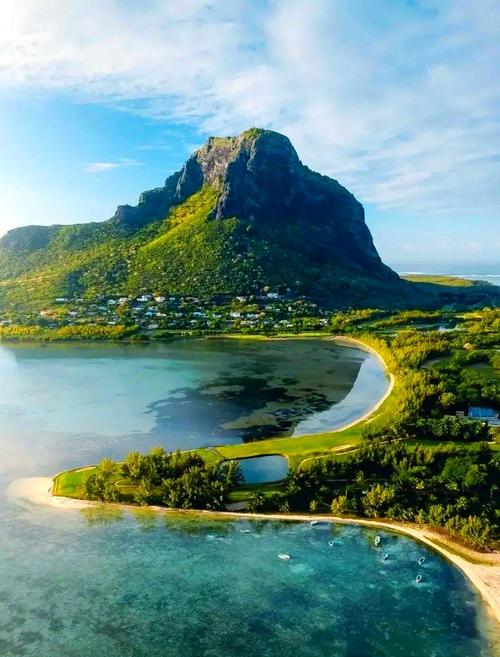 毛里求斯实施16天全国封城令，上海疫情防控与经济发展两手抓