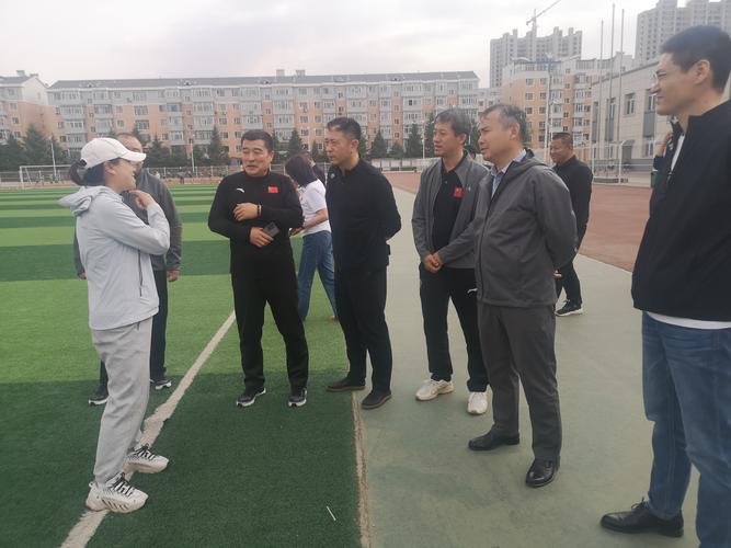 长春女子敲盆被拘7日引热议，德惠客车未停运相关情况